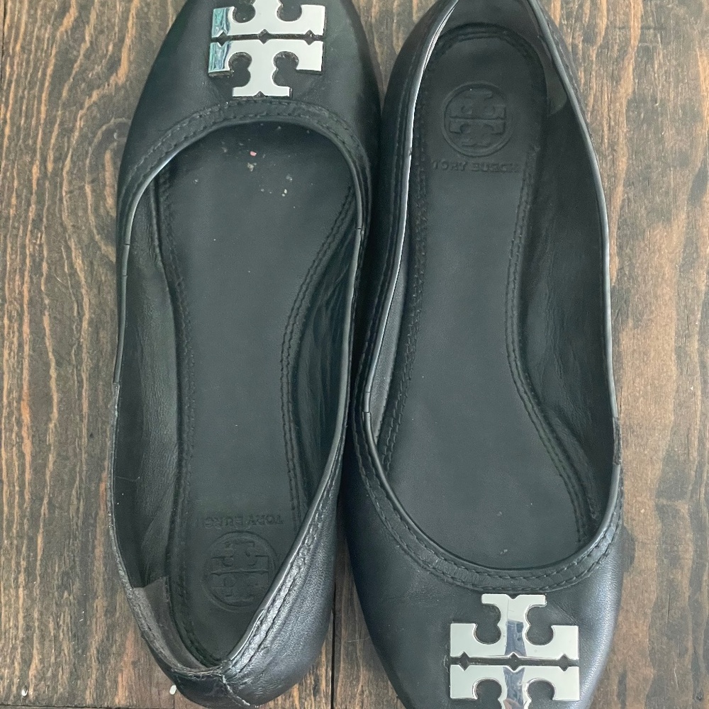 Tory Burch Women’s Reva Black Leather Flats